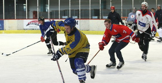 Fotbalisté Slovácka si na závr podzimní ásti sezony zahráli hokej.