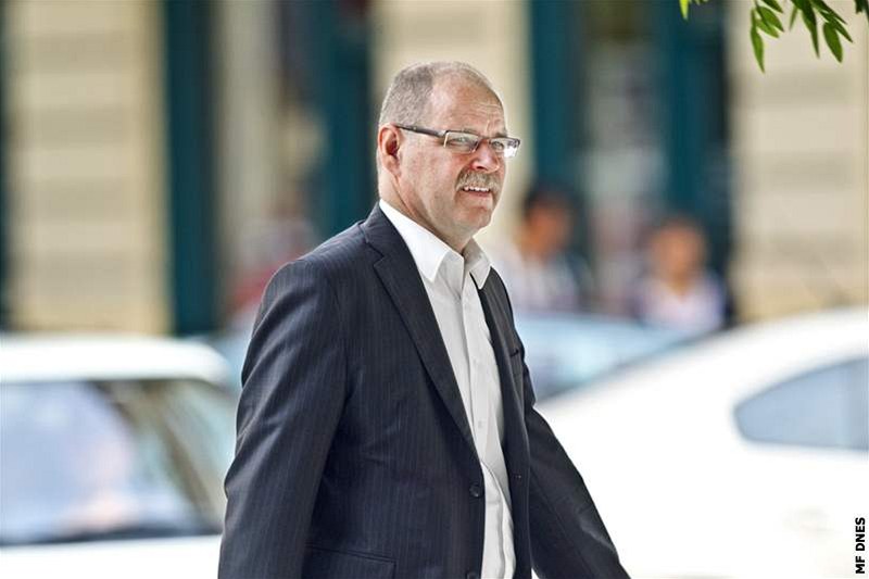 Vyhozený nám�stek ministra obrany Jaroslav Kop�iva