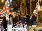 Demonstrace proti vyvování britské vlajky na belfastské radnici jen 17 dní v...