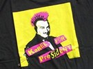 Triko s punkovým Karlem Schwarzenbergem stojí v e-shopu stokorunu. 