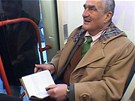 Karel Schwarzenberg slavil 75 let v tramvaji