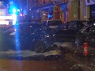 Nehoda na ulici 28. íjna v Ostrav, kterou zpsobil opilý osmnáctiletý idi.