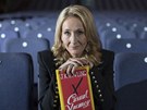 J. K. Rowlingová se svým románem pro dosplé The Casual Vacancy. V etin