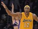 Dwight Howard z LA Lakers slaví trojku, svou druhou v kariée.