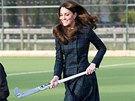 Kate Middletonová ukázala, e jí pozemní hokej není vbec cizí. Ani v