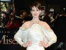 Anne Hathawayová na svtové premiée filmu Bídníci (Londýn, 5. prosince 2012)