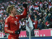 RADOST S FANOUKY. Toni Kroos slav s pznivci Bayernu svou trefu do st...