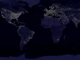 Americká NASA poídila fascinující snímky naí planety v noci. Umonil to...