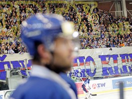 Pátenímu zápasu pihlíela jako tradin vyprodaná Kajot Arena.