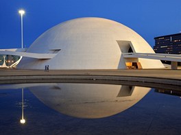 Národní muzeum v Brasílii je postaveno zcela podle pedstav architekta: