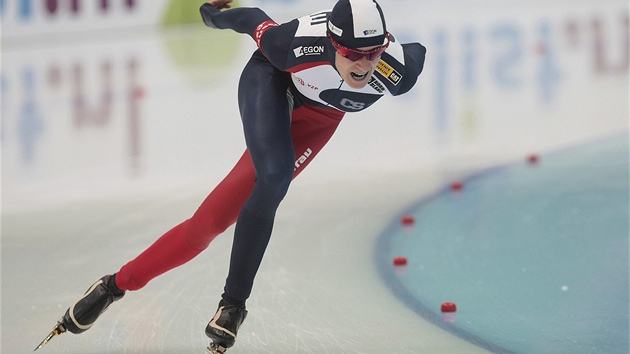 ZA VÍT�ZSTVÍM. Martina Sáblíková v závod� na 5000 m na Sv�tovém poháru v Astan�.
