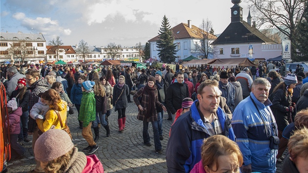 Na čtyřdenní jarmek ve Valašských Kloboukách dorazilo v sobotu více než deset tisíc návštěvníků.