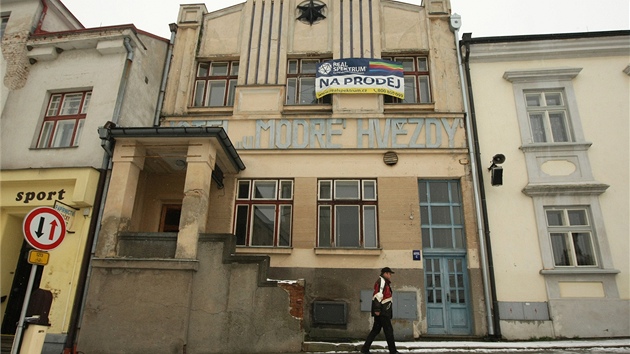 Hotel U Modré hv�zdy na Palackého nám�stí v Po�átkách je u� �est let prázdný.