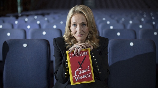 J. K. Rowlingov se svm romnem pro dospl The Casual Vacancy. V etin vychz pod nzvem Przdn msto.