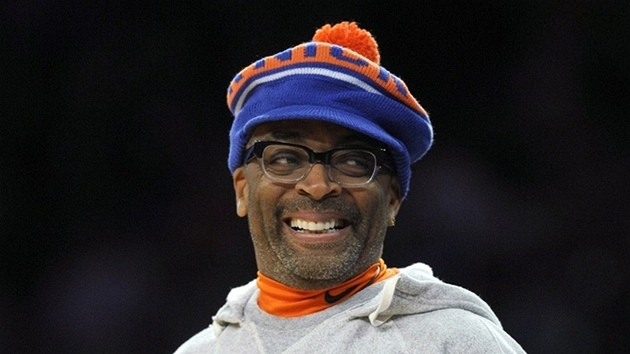 Filmov reisr Spike Lee coby fanouek New Yorku Knicks.