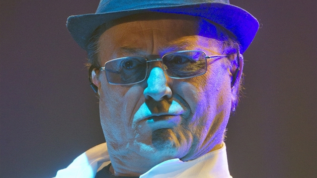Petr Janda na koncertu k padesátinám Olympiku v pražské O2 areně