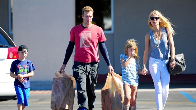 Chris Martin, Gwyneth Paltrowová a jejich děti Moses a Apple (2012)