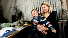 Andrea Brzobohatá z Brna přišla kvůli meningokoku o obě nohy. Na snímku se svým