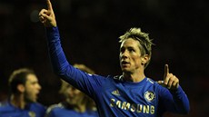 PROTRHL SMLU. panlský útoník Fernanado Torres slaví gól do sít Sunderlandu.