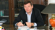 Jan �t�pánek v pond�lí odstoupil z vedení �OI