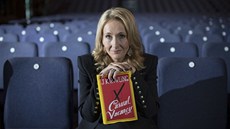 J. K. Rowlingová se svým románem pro dosplé The Casual Vacancy. V etin