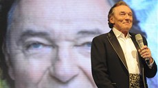 Karel Gotto koncertoval 8. prosince 2012 v praské O2 Aren