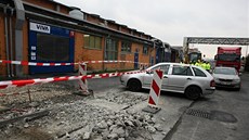 Majitelé kovárny Viva blokují auty elezniní vleku, kterou mají dlníci