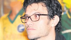 Daniel Rossi se lou�il stylov�, na fotbalové výstav� u brazilských dres�. 