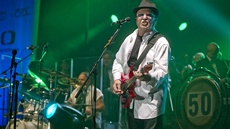 Petr Janda na koncertu k padesátinám kapely Olympic v pra�ské O2 aren�