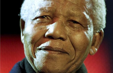 Nelson Mandela na snímku z roku 2001