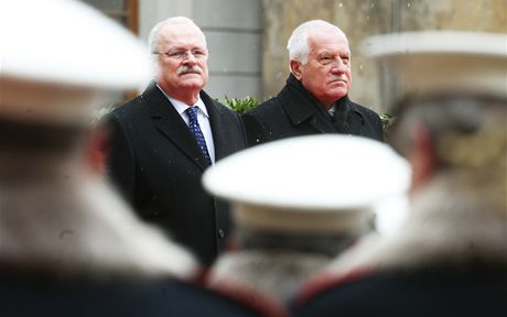 Václav Klaus pijal na Praském hrad slovenského prezidenta Ivana Gaparovie. ádné vyznamenání vak nedostal.