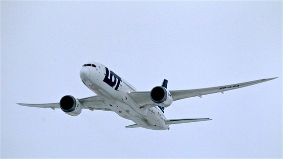 Boeing 787 Dreamliner polské spolenosti LOT (14. prosince 2012)