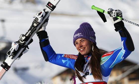 VÍTZKA. Tina Mazeová se raduje po triumfu v obím slalomu ve Svatém Moici. 