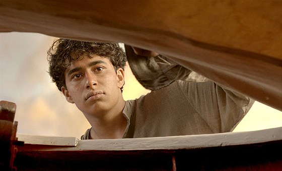 Herec Suraj Sharma ve filmu Pí a jeho ivot