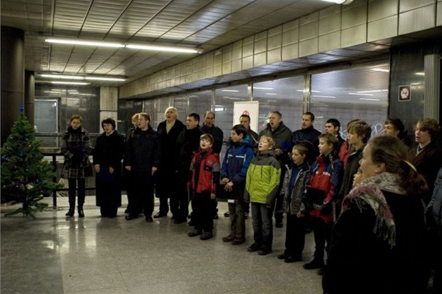 Pěvecký sbor Dopravního podniku nebude zpívat v metru poprvé.
