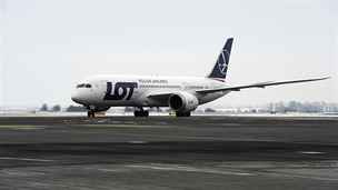 Na praskm Letiti Vclava Havla poprv pistl Boeing 787 Dreamliner.