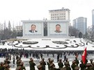 Severokorejci oslavují úspný start rakety Unha-3 (14. prosince 2012)