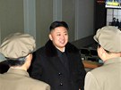 Kim ong-un pijímá gratulace k úspnému startu rakety Unha-3 (12. prosince