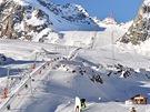 Pohled od horní stanice Gletscherexpressu na vlek Brunnenkogel