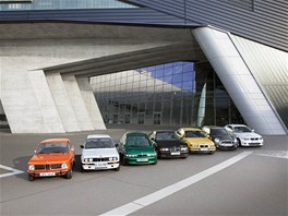 Vechny generace ist elektrických voz BMW. Vývoj probíhal od roku 1972, kdy...