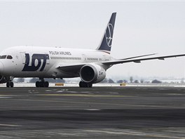 Na praskm Letiti Vclava Havla 1poprv pistl Boeing 787 Dreamliner.