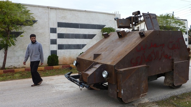 Podomcku vyroben transportr am II. z dlny syrskch povstalc (10. prosince 2012)