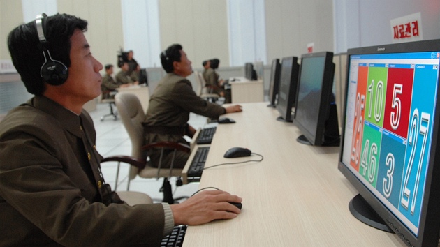 Severokorejt ineni mli pi sputn rakety Unha-3 k dispozici sofistikovan software (12. prosince 2012)