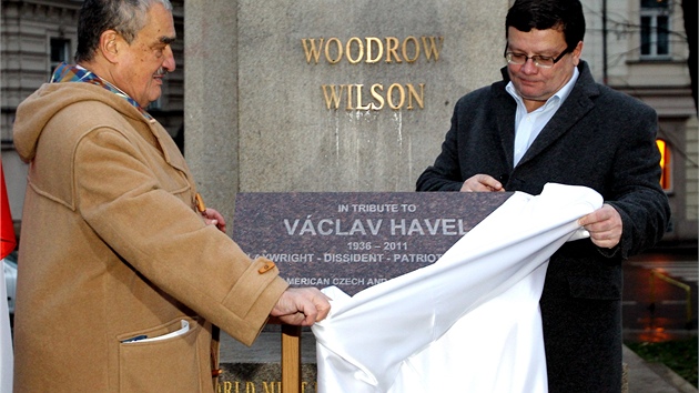 Odhalen desky na poest Vclava Havla, pamtnk Woodrow Wilsona v Praze 1.