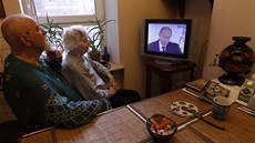 Man�elé z Petrohradu sledují v televizi poselství prezidenta Vladimira Putina o