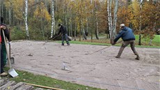 Pestavby na golfovém hiti Dýina