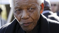 Nelson Mandela na snímku z roku 2010 