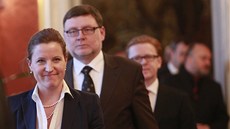 Karolína Peake, Zbyn�k Stanjura a Petr Mlsna p�i�li na Pra�ský hrad pro dekrety