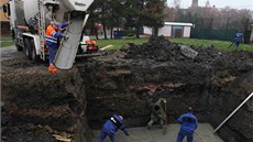 V Olomouci probíhá rekonstrukce venkovního bazénu (snímek z prací z konce