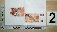 Jeden ze zkuebních výtisk padlk bankovek, které vyrobil patnáctiletý mladík...